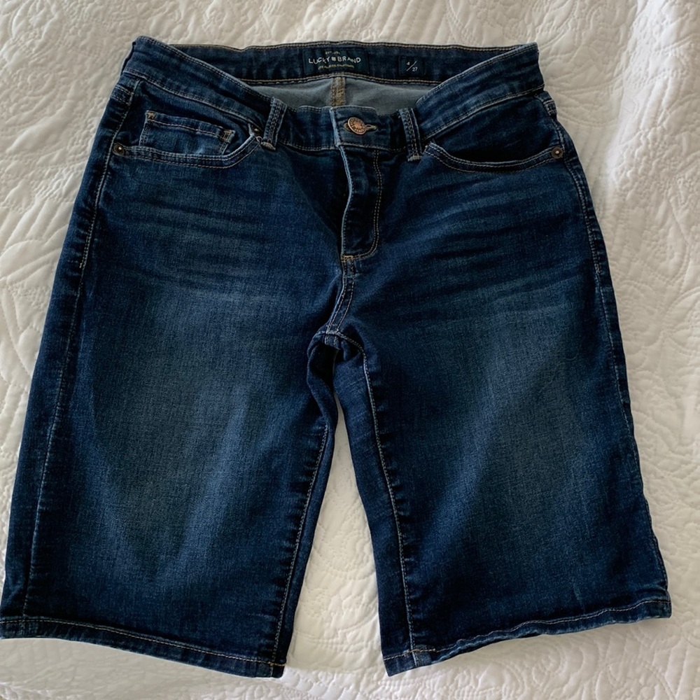 Lucky Brand The Bermuda denim jean shorts. Size 4/27. EUC